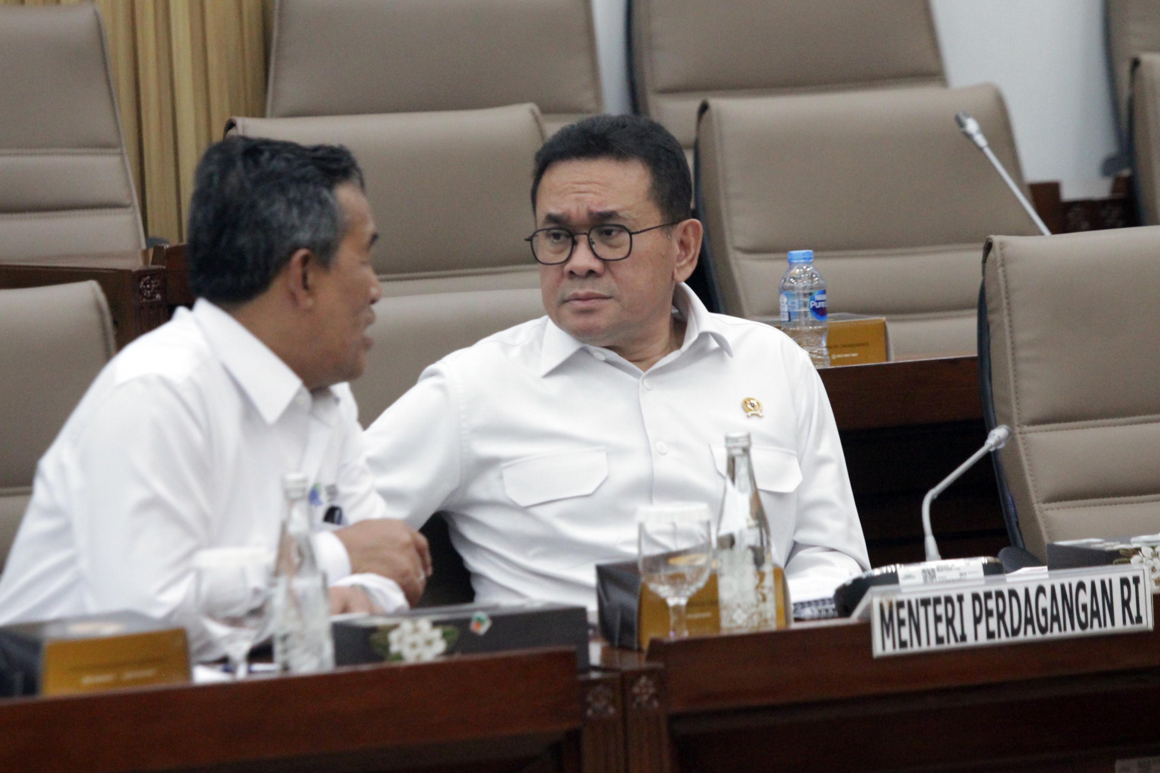 Komisi VI DPR menggelar raker dengan Menteri Perdagangan Budi Santoso membahas penyesuaian Anggaran 2026 (Ashar/SinPo.id)