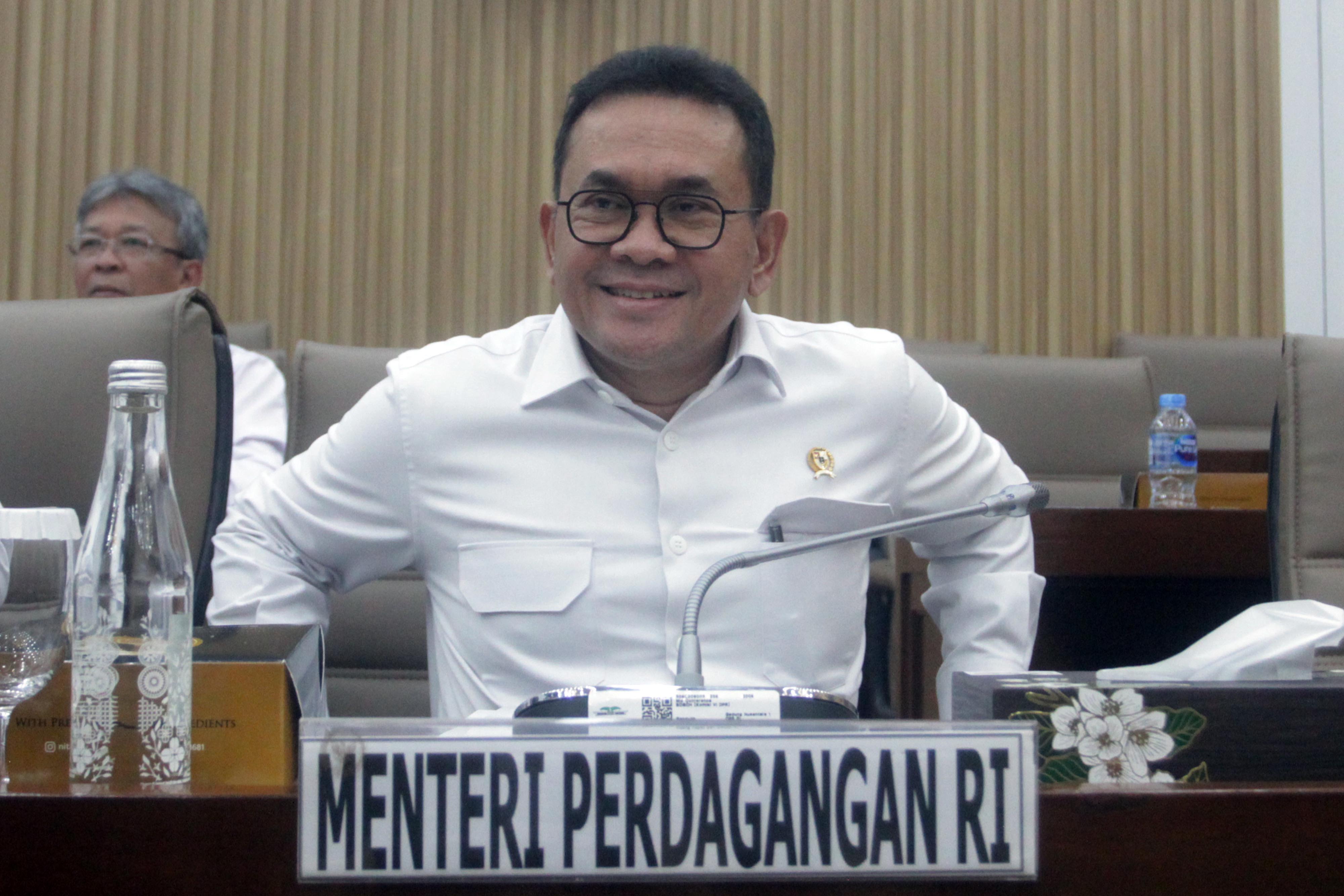 Komisi VI DPR menggelar raker dengan Menteri Perdagangan Budi Santoso membahas penyesuaian Anggaran 2026 (Ashar/SinPo.id)