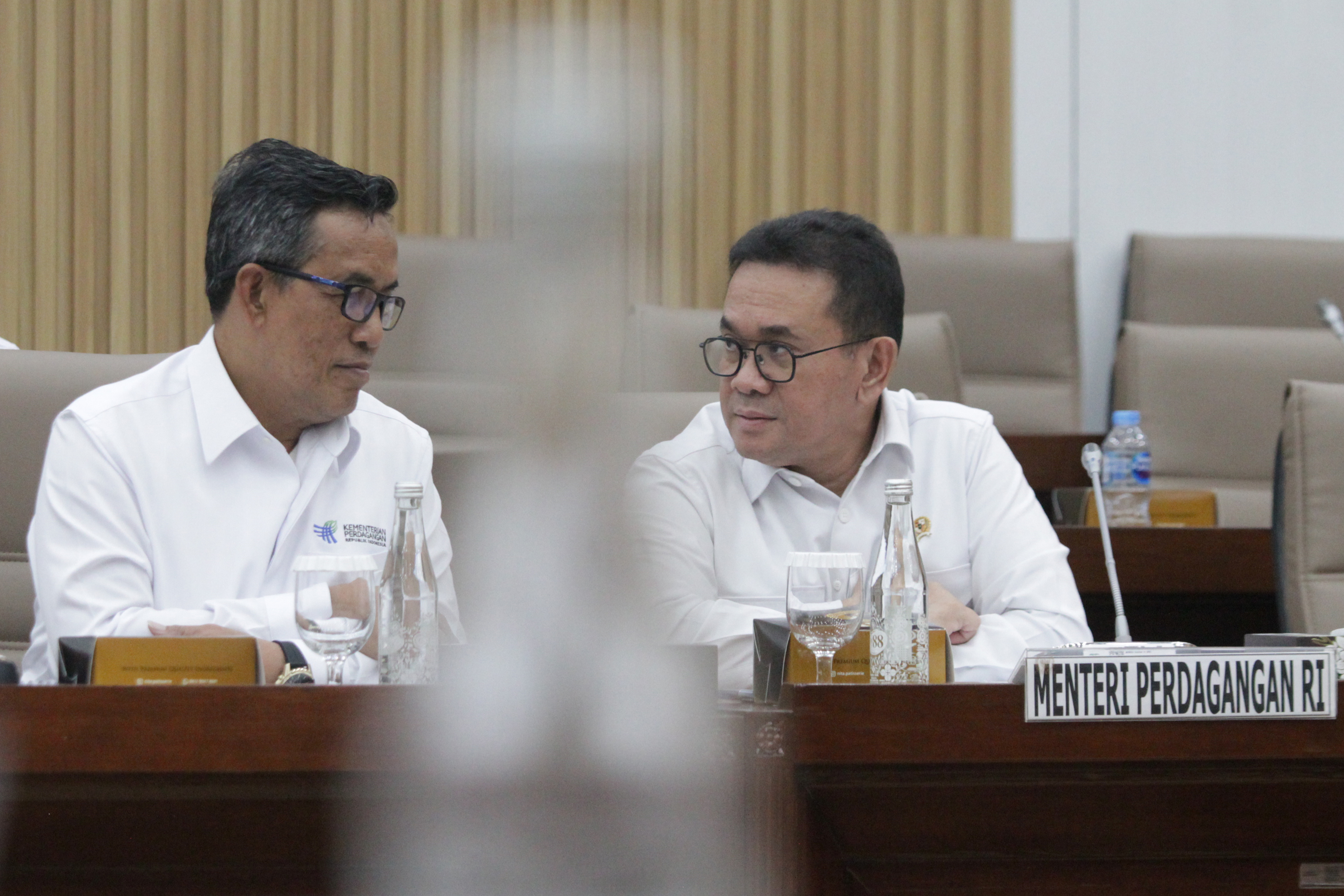 Komisi VI DPR menggelar raker dengan Menteri Perdagangan Budi Santoso membahas penyesuaian Anggaran 2026 (Ashar/SinPo.id)