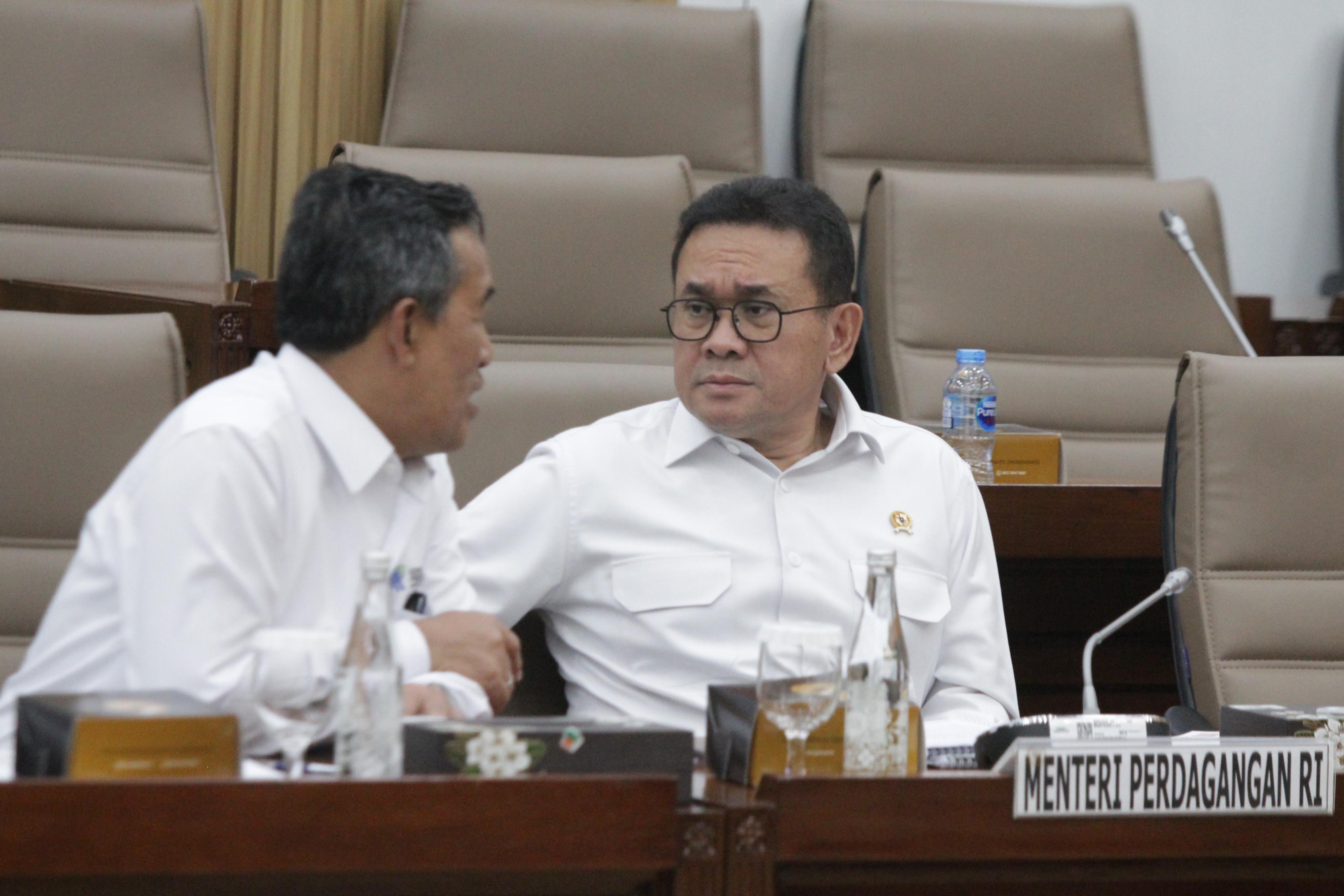Komisi VI DPR menggelar raker dengan Menteri Perdagangan Budi Santoso membahas penyesuaian Anggaran 2026 (Ashar/SinPo.id)