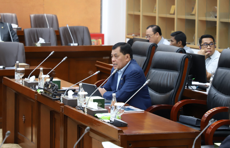 Komisi VI DPR gelar raker dengan Menteri Koperasi Budi Arie membahas Koperasi Desa Merah Putih (Ashar/SinPo.id)