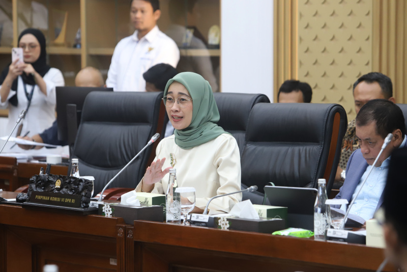 Komisi VI gelar raker dengan Wakil Menteri Perdagangan Dyah Roro Esti Widya Putri membahas Anggaran TA 2026 (Ashar/SinPo.id)