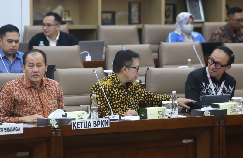 Komisi VI gelar raker dengan Wakil Menteri Perdagangan Dyah Roro Esti Widya Putri membahas Anggaran TA 2026 (Ashar/SinPo.id)