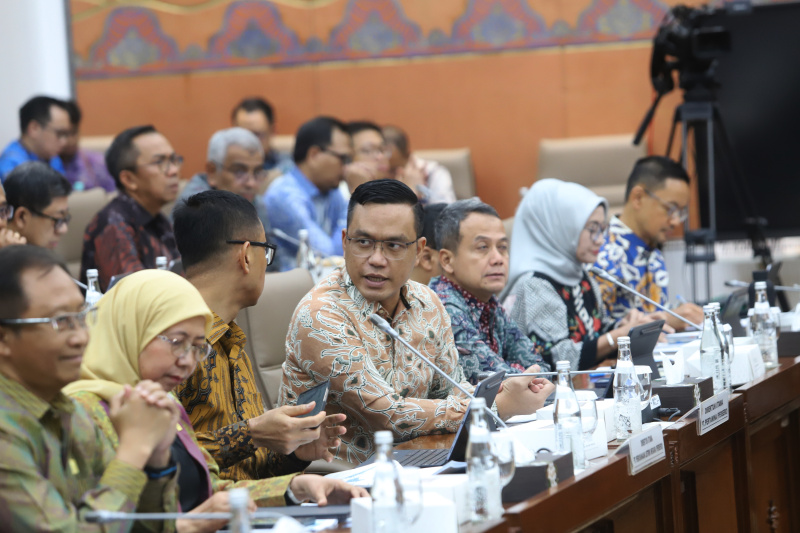 Komisi VI DPR menggelar RDP dengan Pertamina dan PLN membahas Ketahanan Energi (Ashar/SinPo.id)