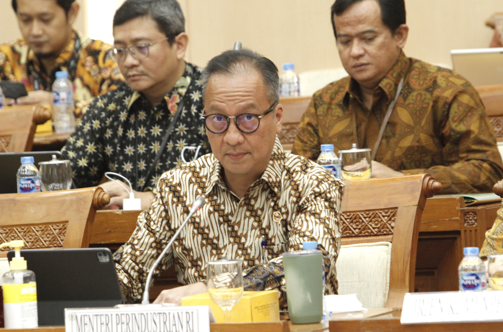 Komisi VII DPR gelar raker dengan Menteri Perindustrian Agus Gumiwang Kartasasmita bahas pengantar RKA K/L Tahun 2024 (Ashar/SinPo.id)