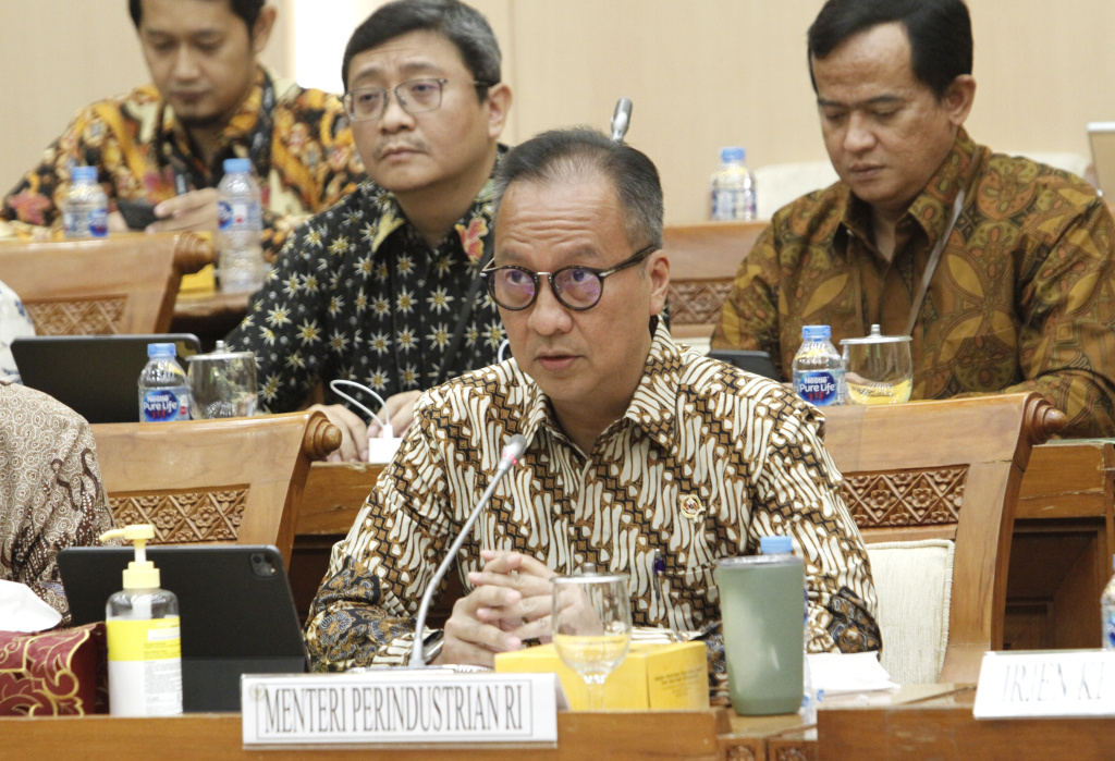 Komisi VII DPR gelar raker dengan Menteri Perindustrian Agus Gumiwang Kartasasmita bahas pengantar RKA K/L Tahun 2024 (Ashar/SinPo.id)