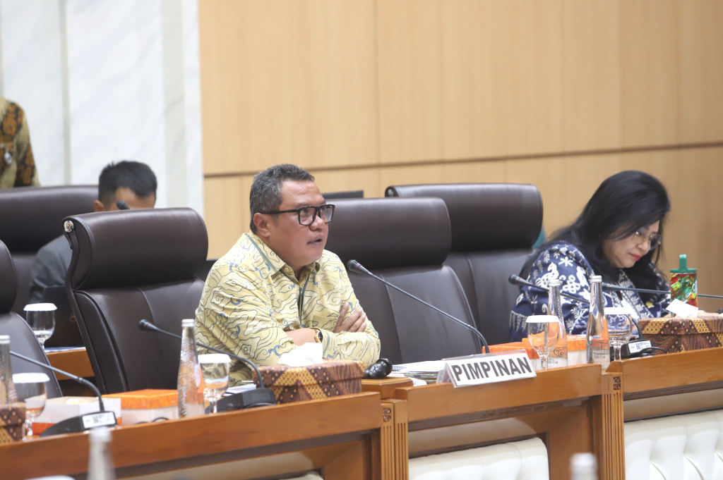Komisi VII DPR menggelar raker dengan Menteri UMKM Maman Abdurahman membahas pinjaman kredit (KUR) (Ashar/SinPo.id)