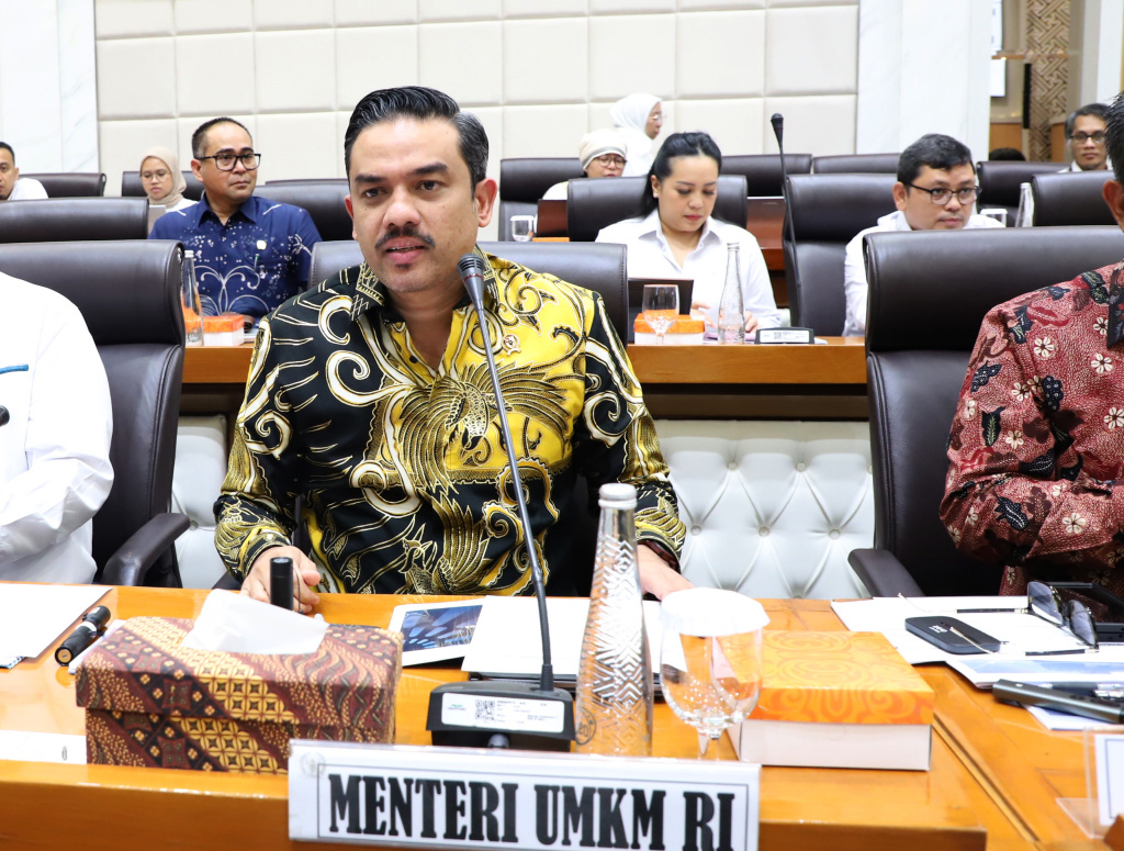 Komisi VII DPR menggelar raker dengan Menteri UMKM Maman Abdurahman membahas pinjaman kredit (KUR) (Ashar/SinPo.id)