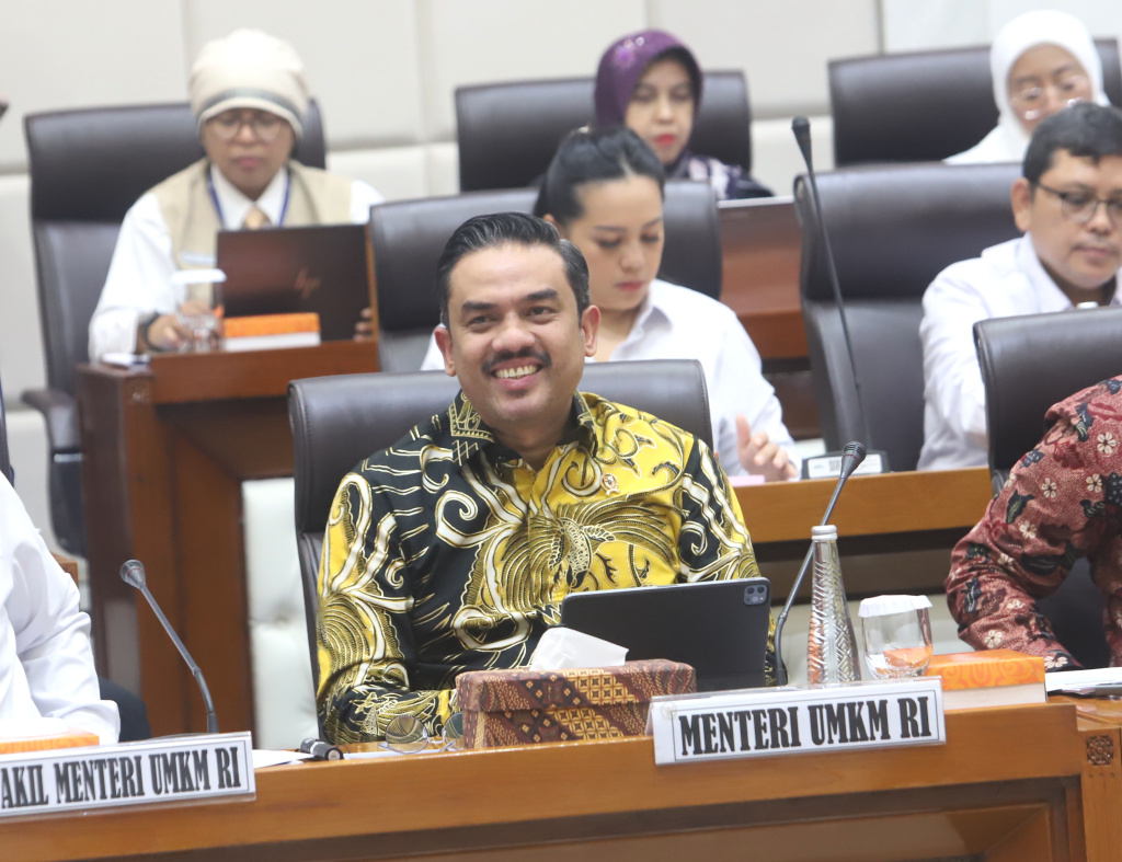 Komisi VII DPR menggelar raker dengan Menteri UMKM Maman Abdurahman membahas pinjaman kredit (KUR) (Ashar/SinPo.id)