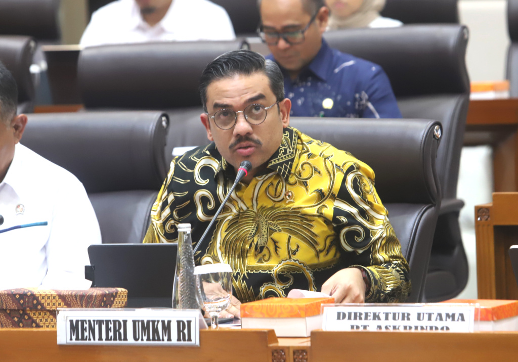 Komisi VII DPR menggelar raker dengan Menteri UMKM Maman Abdurahman membahas pinjaman kredit (KUR) (Ashar/SinPo.id)