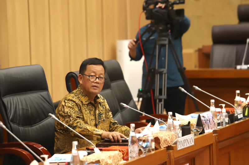 Komisi VII DPR gelar RDP dengan Direktur Utama PLN Darmawan Prasodjo membahas Progres Pembaruan Energi Pembangkit Listrik (Ashar/SinPo.id)