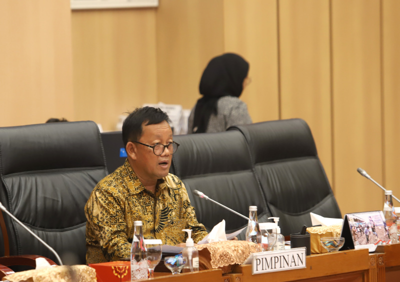 Komisi VII DPR gelar RDP dengan Direktur Utama PLN Darmawan Prasodjo membahas Progres Pembaruan Energi Pembangkit Listrik (Ashar/SinPo.id)