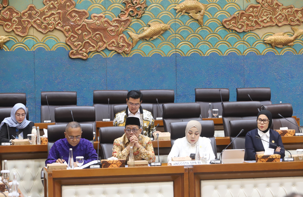 Komisi VII DPR menggelar RDP dengan Menteri Ekonomi Kreatif Teuku Riefky Harsya membahas Perfilman Indonesia (Ashar/SinPo.id)