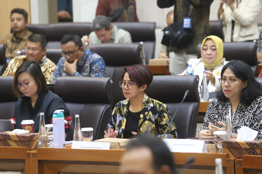 Komisi VII DPR menggelar RDP dengan Menteri Ekonomi Kreatif Teuku Riefky Harsya membahas Perfilman Indonesia (Ashar/SinPo.id)