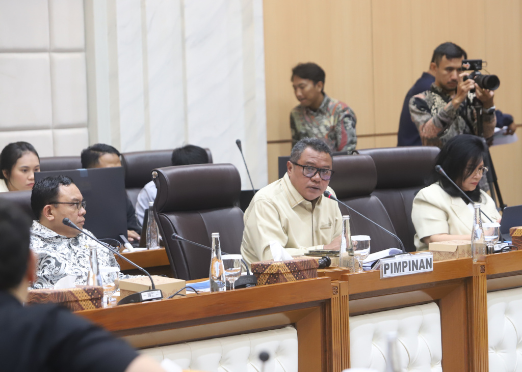 Komisi VII DPR menggelar RDP dengan Menteri Ekonomi Kreatif Teuku Riefky Harsya membahas Perfilman Indonesia (Ashar/SinPo.id)