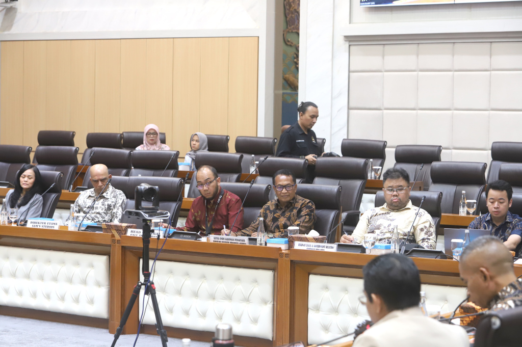 Komisi VII DPR menggelar RDPU dengan Pengusaha Bioskop Seluruh Indonesia membahas mekanisme penayangan film ke Bioskop Seluruh Indonesia (Ashar/SinPo.id)