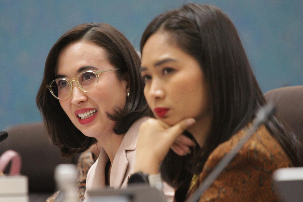 Komisi VII DPR gelar raker dengan Menteri Pariwisata Widiyanti Putri Wardhana membahas rencana kerja 2026 (Ashar/SinPo.id)