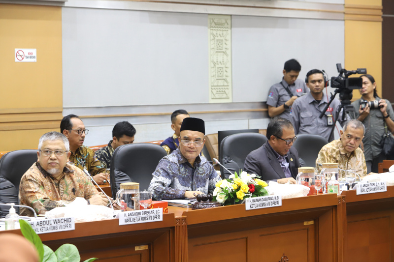 Komisi VIII DPR gelar Raker dengan Menteri Agama Nasaruddin Umar membahas evaluasi penyelenggaraan ibadah haji 1445 H (Ashar/SinPo.id)