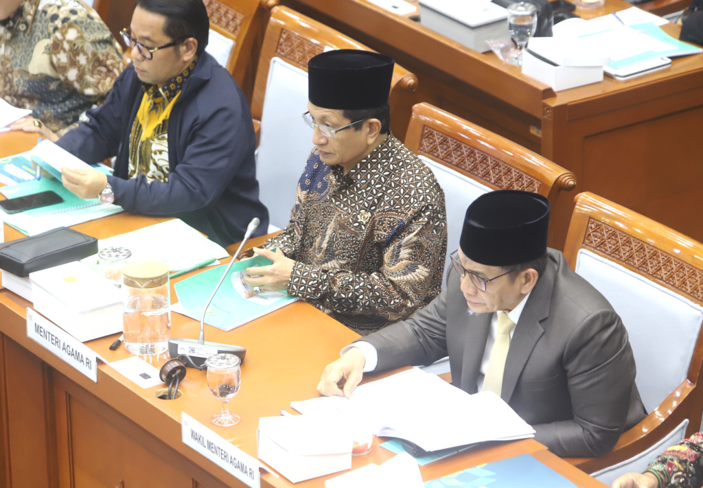 Komisi VIII DPR menggelar raker dengan Menteri Agama Nasaruddin Umar membahas Kinerja 2026 dan perbaikan fasilitas sekolah pesantren yang terkena dampak bencana di Sumatera (Ashar/SinPo.id)