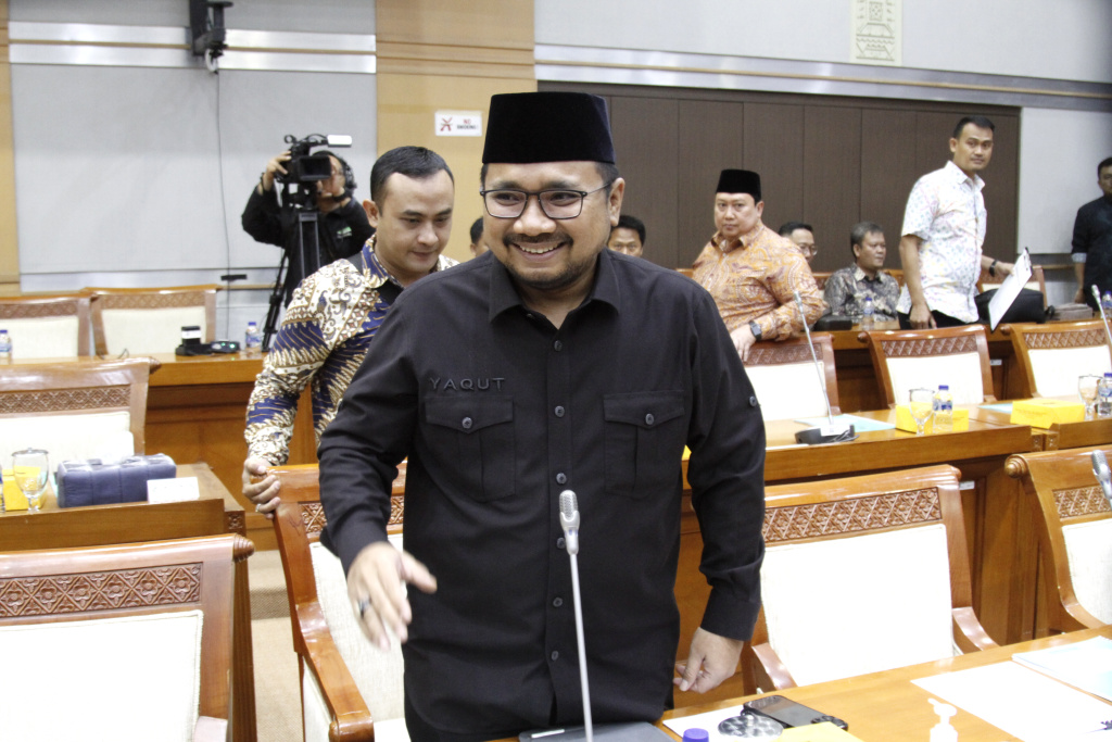 Komisi VIII DPR gelar raker dengan Menteri Agama Yaqut Cholil Qoumas membahas persiapan ibadah haji 1444 H (Ashar/SinPo.id)