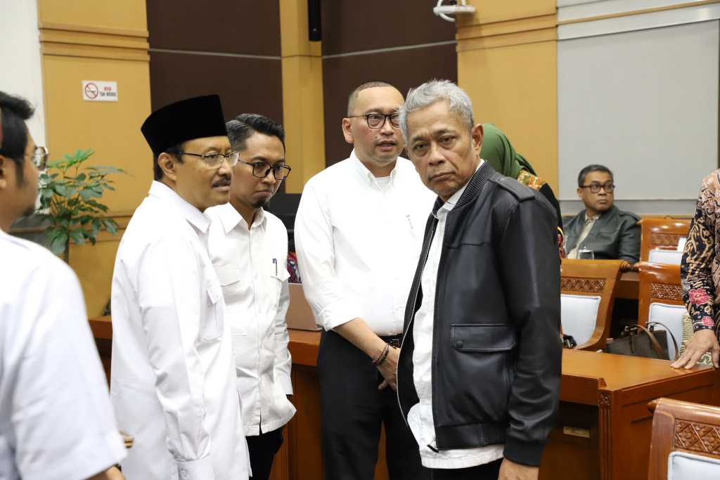 Komisi VIII DPR menggelar raker dengan Menag, Mensos dan Menteri PPPA bahas Anggaran 2026 (Ashar/SinPo.id)