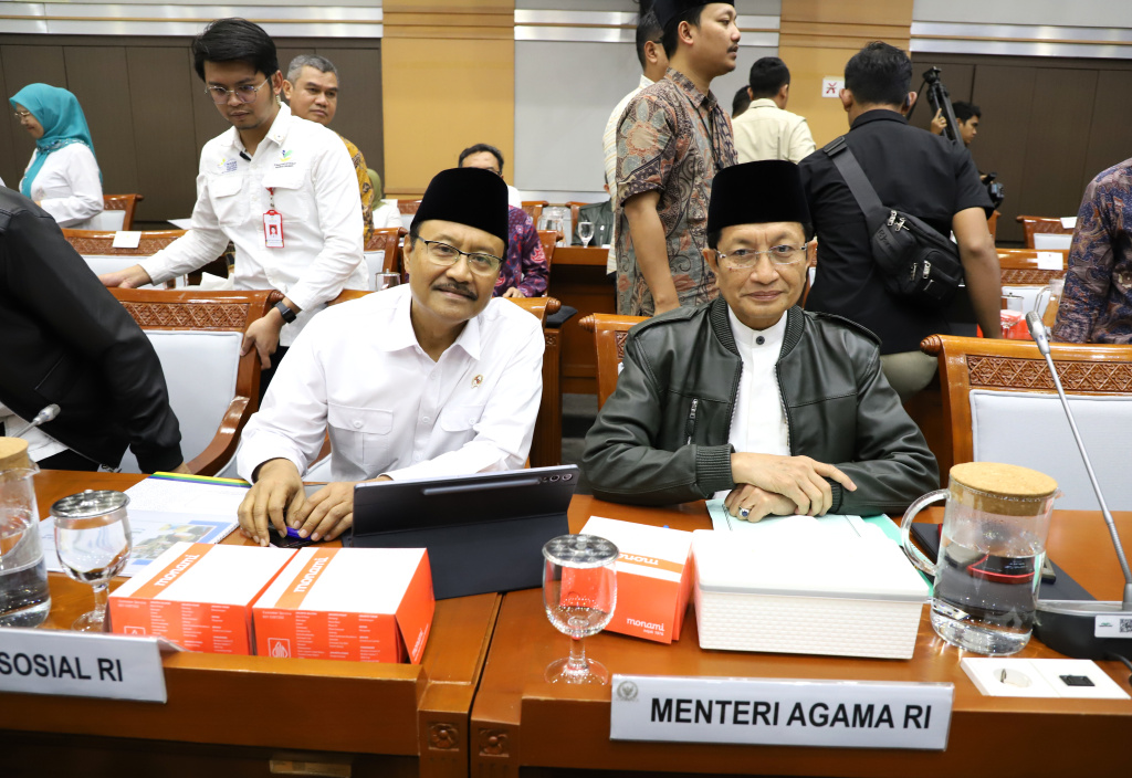 Komisi VIII DPR menggelar raker dengan Menag, Mensos dan Menteri PPPA bahas Anggaran 2026 (Ashar/SinPo.id)