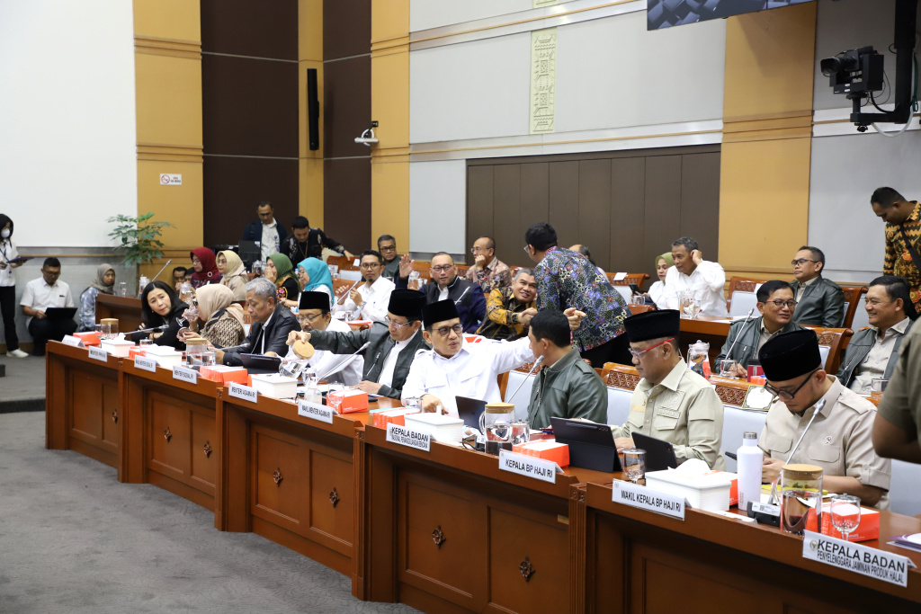 Komisi VIII DPR menggelar raker dengan Menag, Mensos dan Menteri PPPA bahas Anggaran 2026 (Ashar/SinPo.id)