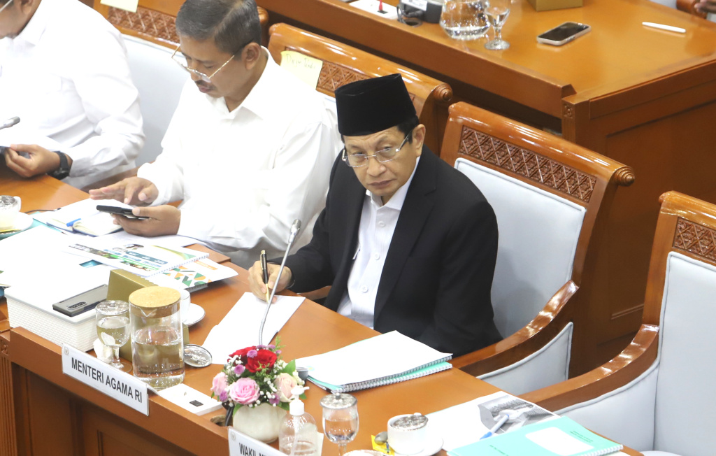 Komisi VIII DPR menggelar raker dengan Menteri Agama Nasaruddin Umar membahas Progres pembentukan Direktorat Jenderal Pondok Pesantren (Ashar/SinPo.id)