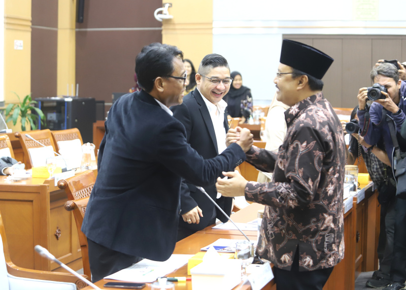 Komisi VIII DPR menggelar Raker dengan Mensos Bahas Program Kerja