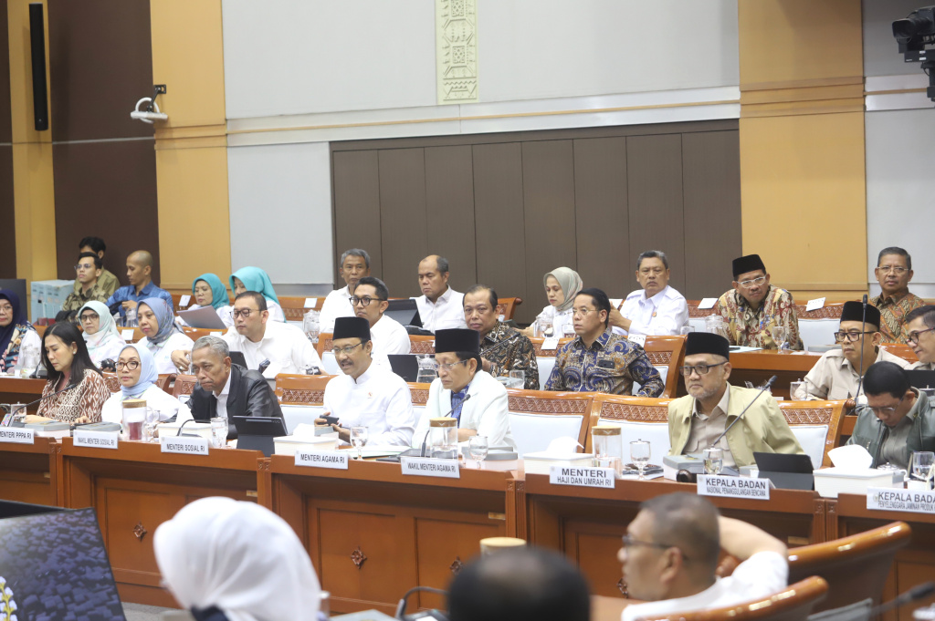 Komisi VIII DPR gelar raker dengan Mensos, Menag, Menhaj, Menteri PPPA bahas RKA dan RKP tahun 2027 (Ashar/SinPo.id)