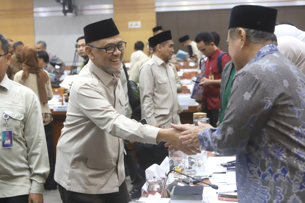 Komisi VIII DPR gelar raker dengan Mensos, Menag, Menhaj, Menteri PPPA bahas RKA dan RKP tahun 2027 (Ashar/SinPo.id)