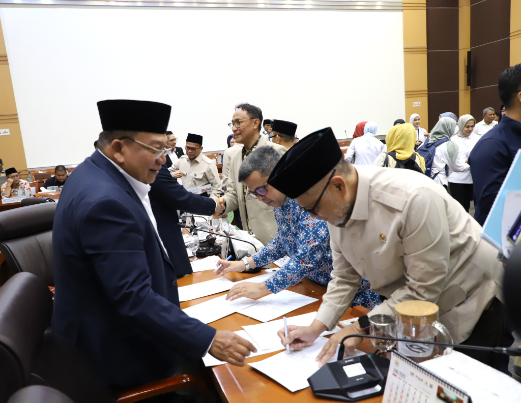 Komisi VIII DPR gelar raker dengan Mensos, Menag, Menhaj, Menteri PPPA bahas RKA dan RKP tahun 2027 (Ashar/SinPo.id)