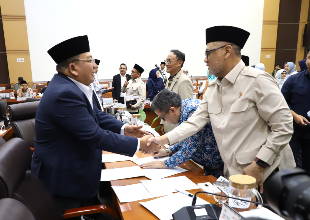 Komisi VIII DPR gelar raker dengan Mensos, Menag, Menhaj, Menteri PPPA bahas RKA dan RKP tahun 2027 (Ashar/SinPo.id)