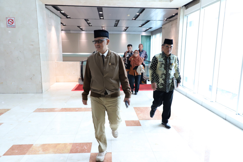 Komisi VIII DPR menggelar rapat kerja tertutup dengan Menteri Haji Mochamad Irfan Yusuf membahas persiapan penyelenggaraan Ibadah Haji 1447 H/2026 (Ashar/SinPo.id)
