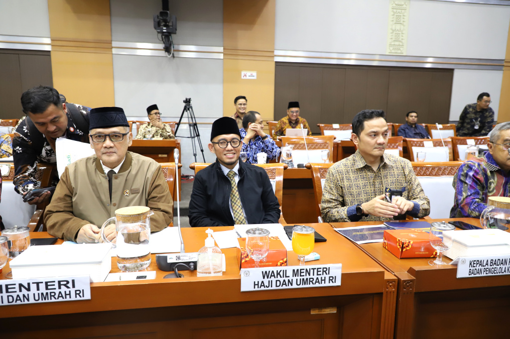 Komisi VIII DPR menggelar rapat kerja tertutup dengan Menteri Haji Mochamad Irfan Yusuf membahas persiapan penyelenggaraan Ibadah Haji 1447 H/2026 (Ashar/SinPo.id)