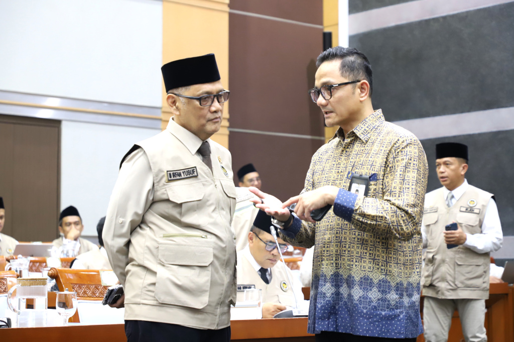 Komisi VIII DPR gelar raker dengan Menteri Haji dan Umrah Mochamad Irfan Yusuf membahas persiapan akomodasi, transportasi maskapai dan pemberangkatan petugas haji (Ashar/SinPo.id)
