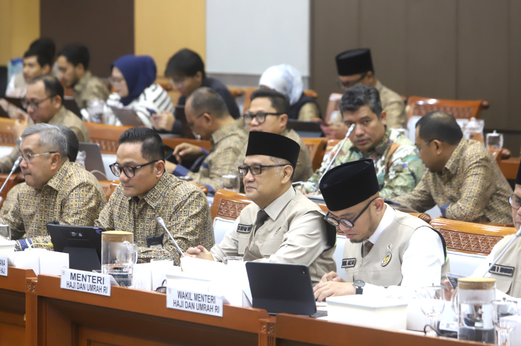 Komisi VIII DPR gelar raker dengan Menteri Haji dan Umrah Mochamad Irfan Yusuf membahas persiapan akomodasi, transportasi maskapai dan pemberangkatan petugas haji (Ashar/SinPo.id)