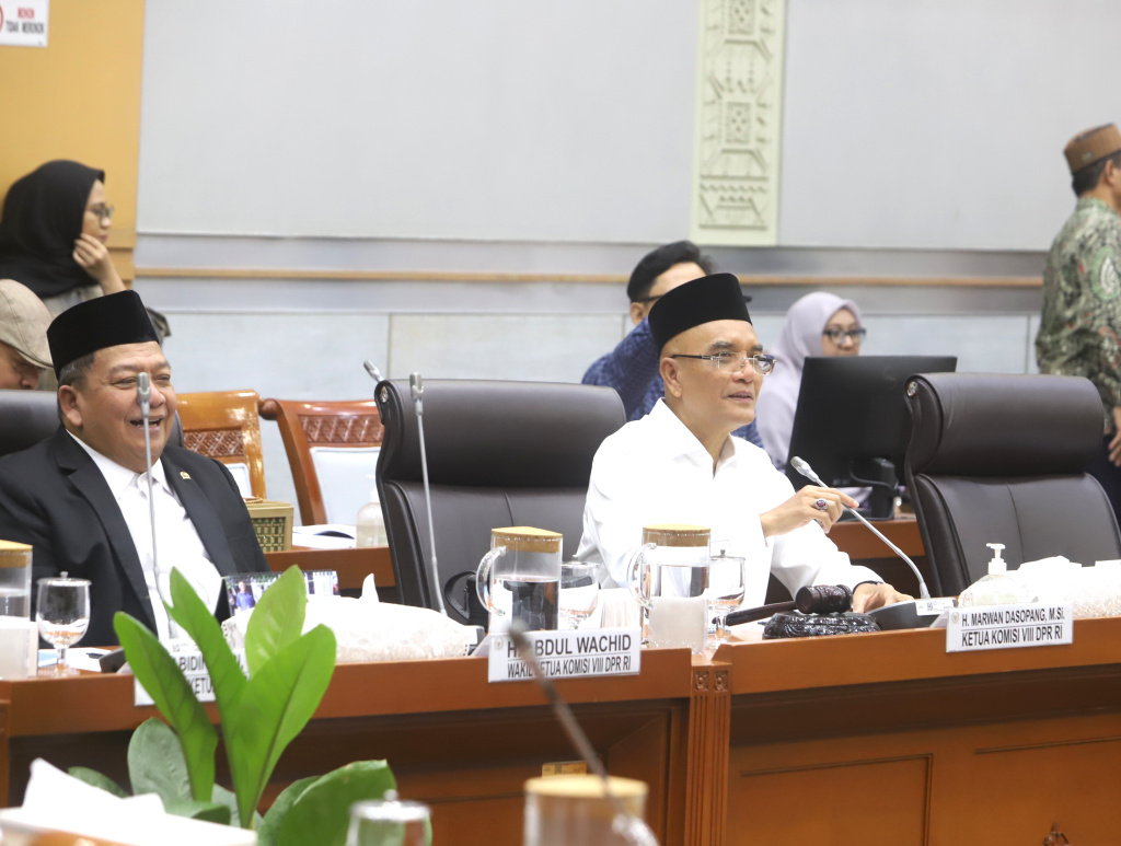 Komisi VIII DPR gelar raker dengan Menteri Haji dan Umrah (Ashar/SinPo.id)