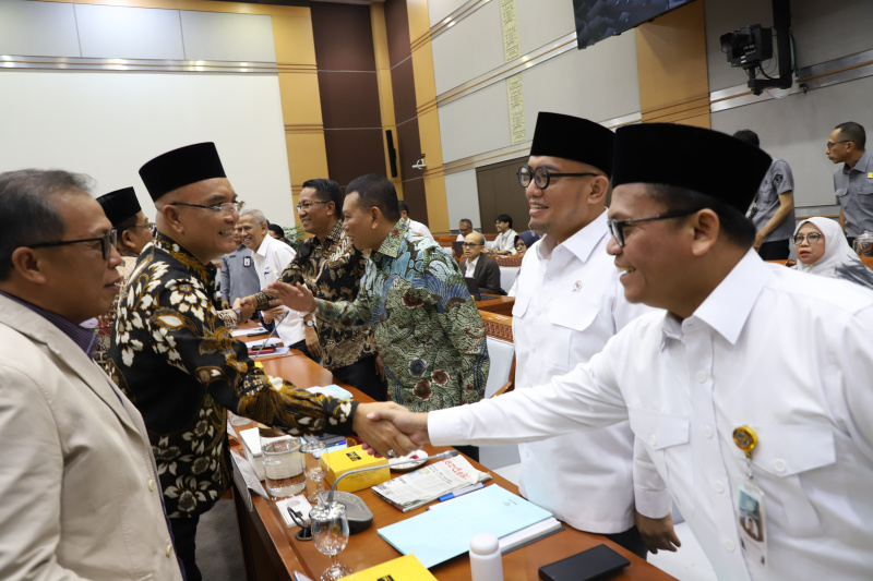 Komisi VIII DPR gelar raker dengan Pemerintah bahas penyelenggaraan Haji dan Umrah (Ashar/SinPo.id)