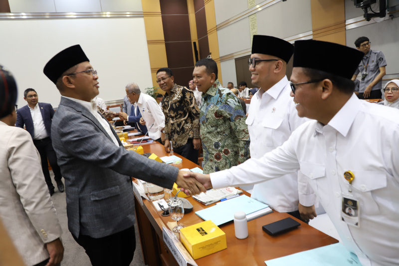 Komisi VIII DPR gelar raker dengan Pemerintah bahas penyelenggaraan Haji dan Umrah (Ashar/SinPo.id)