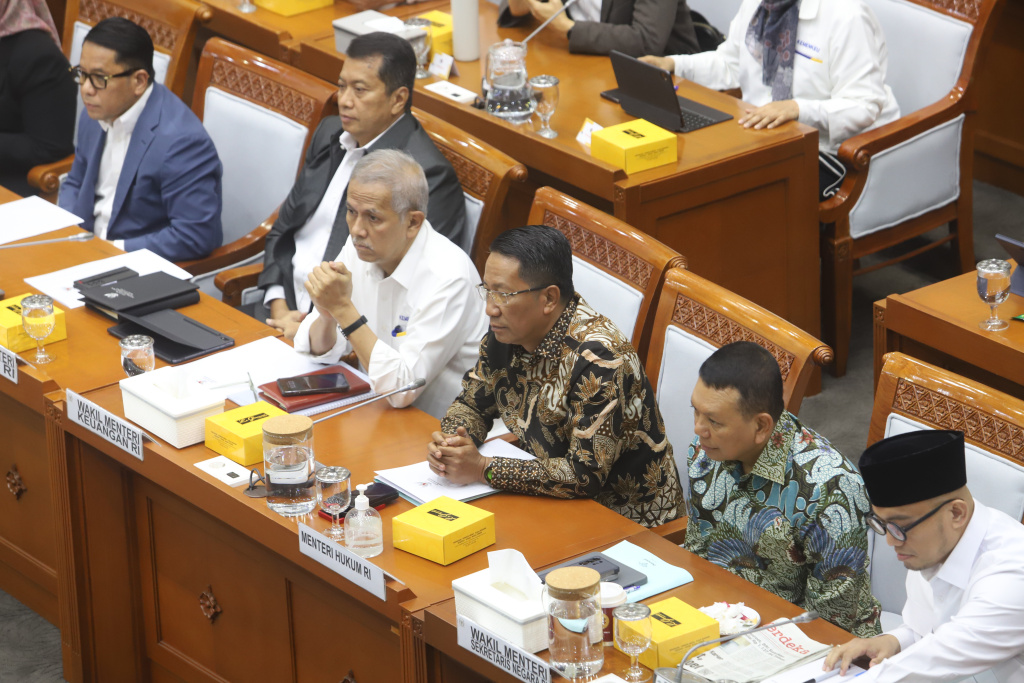Komisi VIII DPR gelar raker dengan Pemerintah bahas penyelenggaraan Haji dan Umrah (Ashar/SinPo.id)