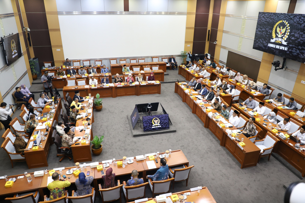 Komisi VIII DPR gelar raker dengan Pemerintah bahas penyelenggaraan Haji dan Umrah (Ashar/SinPo.id)