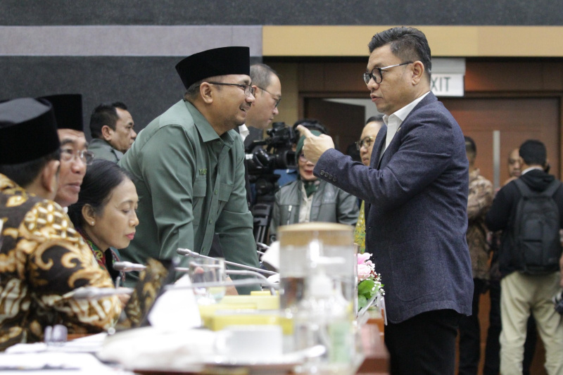 Komisi VIII DPR gelar raker dengan tiga menteri bahas Penyesuian Anggaran Tahun 2025 (Ashar/SinPo.id)