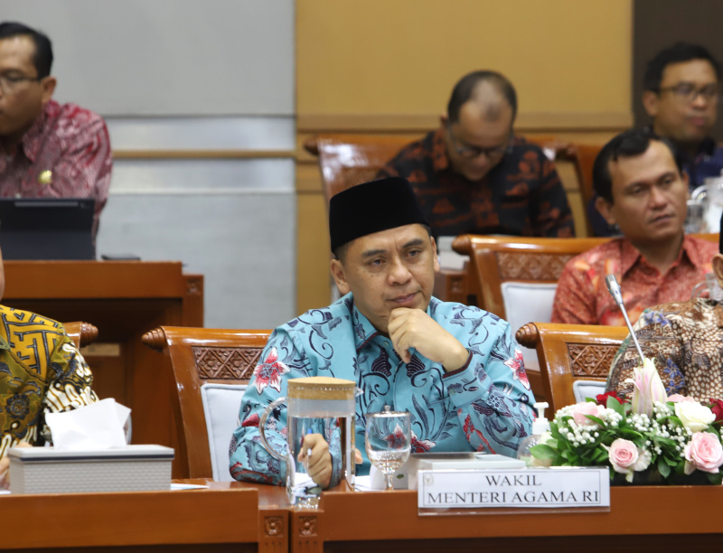 Komisi VIII DPR gelar raker dengan Wakil Menteri Haji Saiful Rahmat Dasuki membahas evaluasi penyelenggaraan ibadah Haji tahun 1445 H dan Laporan Keuangan Ibadah Haji Tahun 1445 H/2024 M (Ashar/SinPo.id)