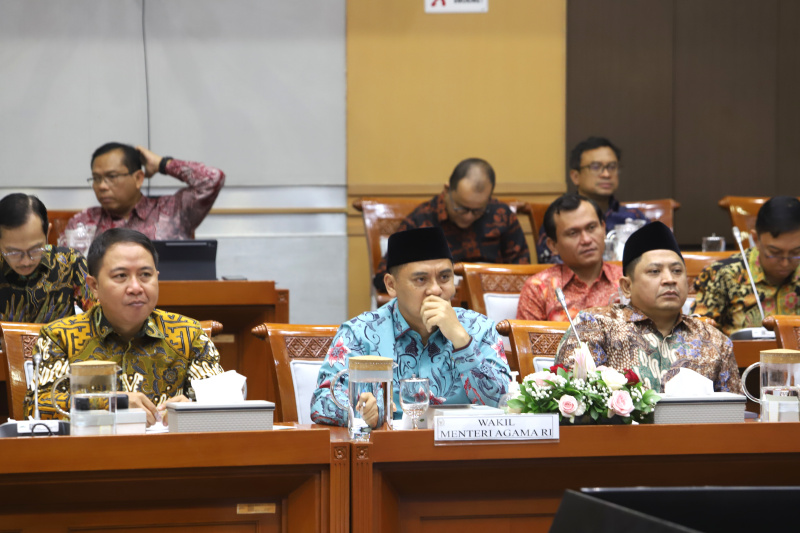 Komisi VIII DPR gelar raker dengan Wakil Menteri Haji Saiful Rahmat Dasuki membahas evaluasi penyelenggaraan ibadah Haji tahun 1445 H dan Laporan Keuangan Ibadah Haji Tahun 1445 H/2024 M (Ashar/SinPo.id)