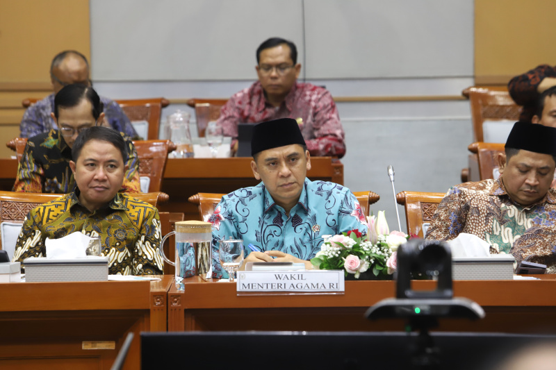 Komisi VIII DPR gelar raker dengan Wakil Menteri Haji Saiful Rahmat Dasuki membahas evaluasi penyelenggaraan ibadah Haji tahun 1445 H dan Laporan Keuangan Ibadah Haji Tahun 1445 H/2024 M (Ashar/SinPo.id)