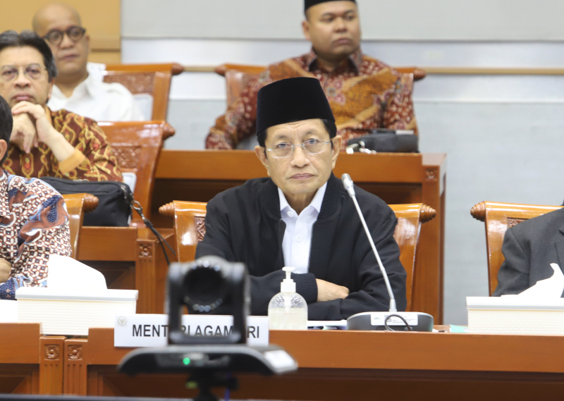 Komisi VIII DPR gelar raker dengan Menag Nasaruddin Umar dan Wamenag Romo Syafi'i  bahas persiapan Ibadah Haji 1446 H (Ashar/SinPo.id)