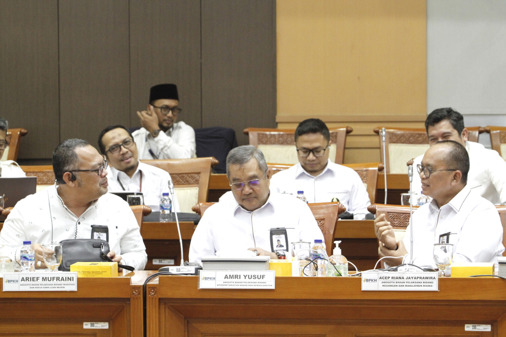 Komisi VIII DPR gelar RDP dengan Kepala Badan Pelaksana BPKH Fadlul Imansyah membahas perubahan penambah kouta Ibadah Haji 1444 H (Ashar/SinPo.id)