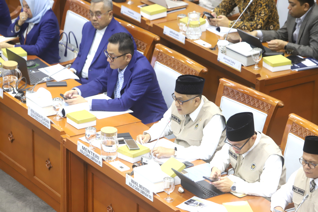 Komisi VIII DPR menggelar RDP dengan Menteri Haji dan Umrah Mochamad Irfan Yusuf membahas persiapan penyelenggaraan Ibadah Haji 1447 H/2026 (Ashar/SinPo.id)