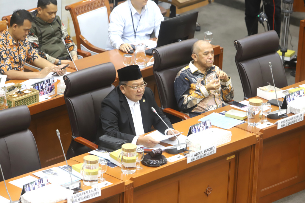 Komisi VIII DPR menggelar RDP dengan Menteri Haji dan Umrah Mochamad Irfan Yusuf membahas persiapan penyelenggaraan Ibadah Haji 1447 H/2026 (Ashar/SinPo.id)